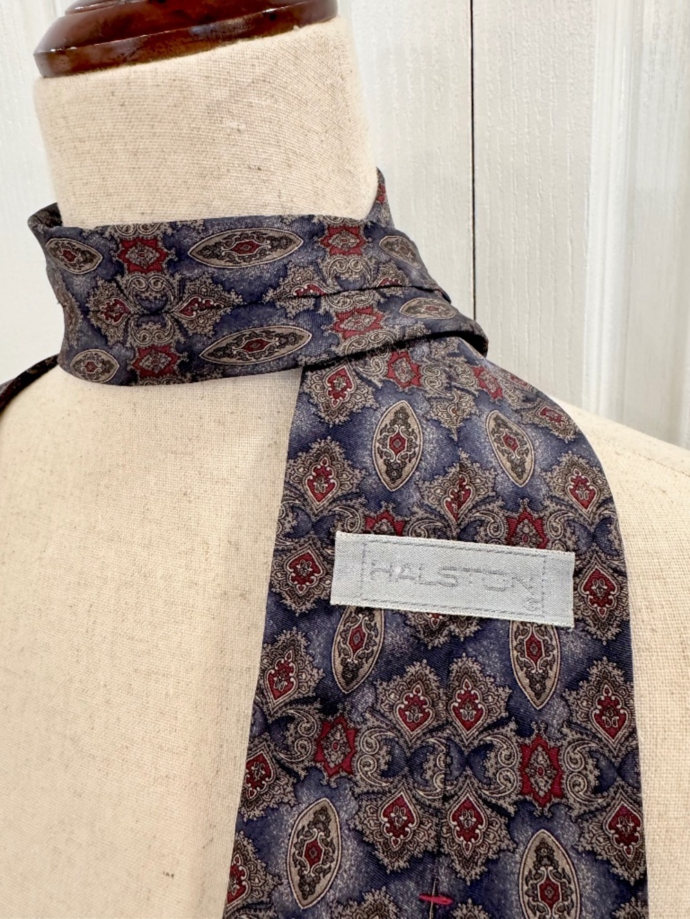 Vintage, Halston Men's 100% Silk Tie, Regal Paisley & Shields, Teal & Gray